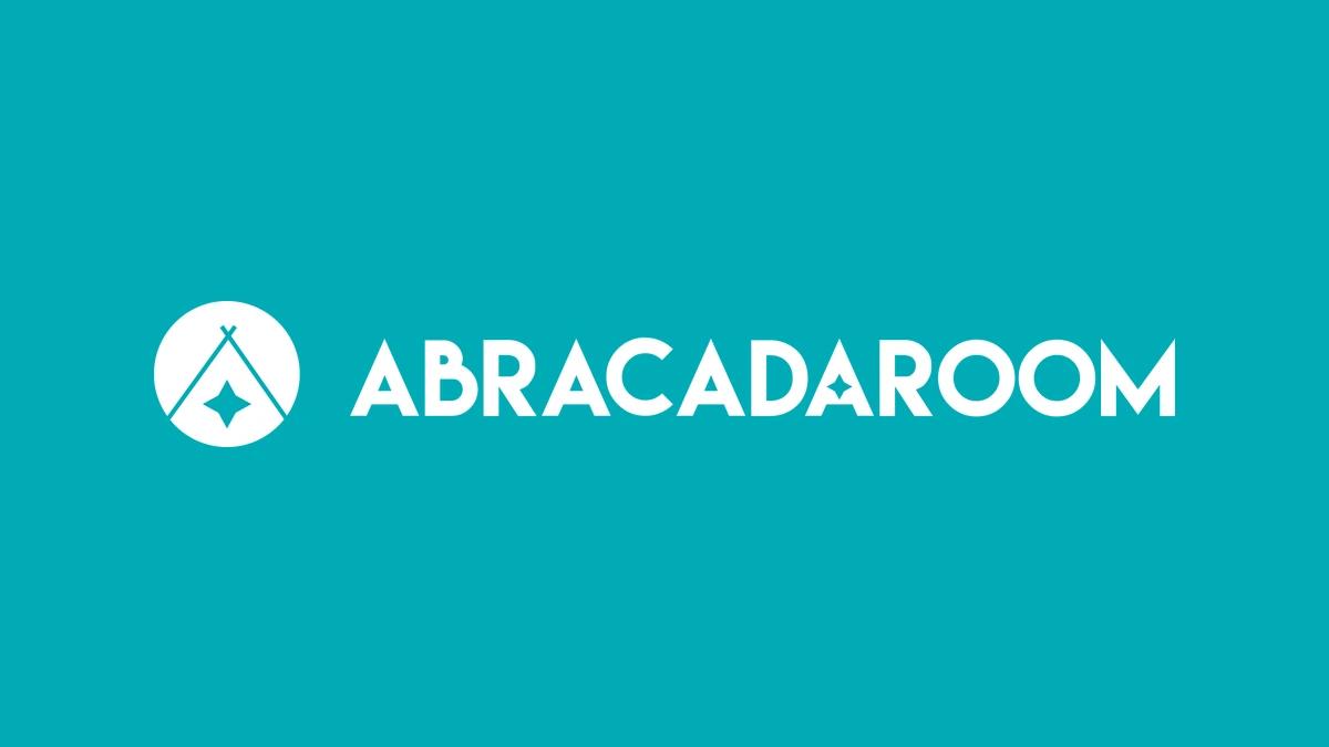 Couple AbracadaRoom